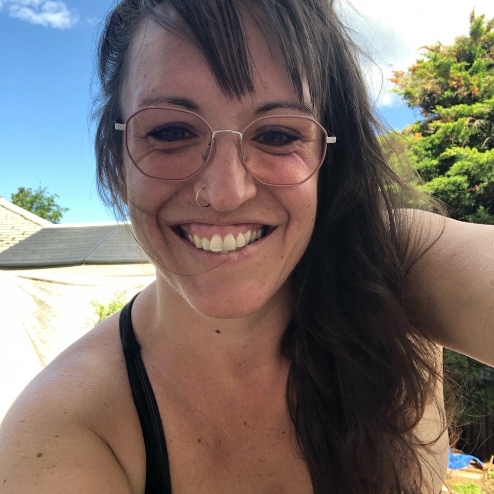 Meet your Posher, Claire j